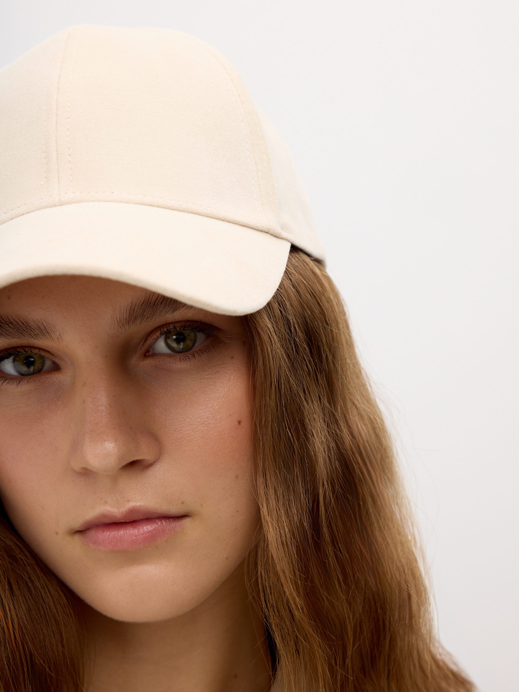 Microfiber cap beige 45º front view