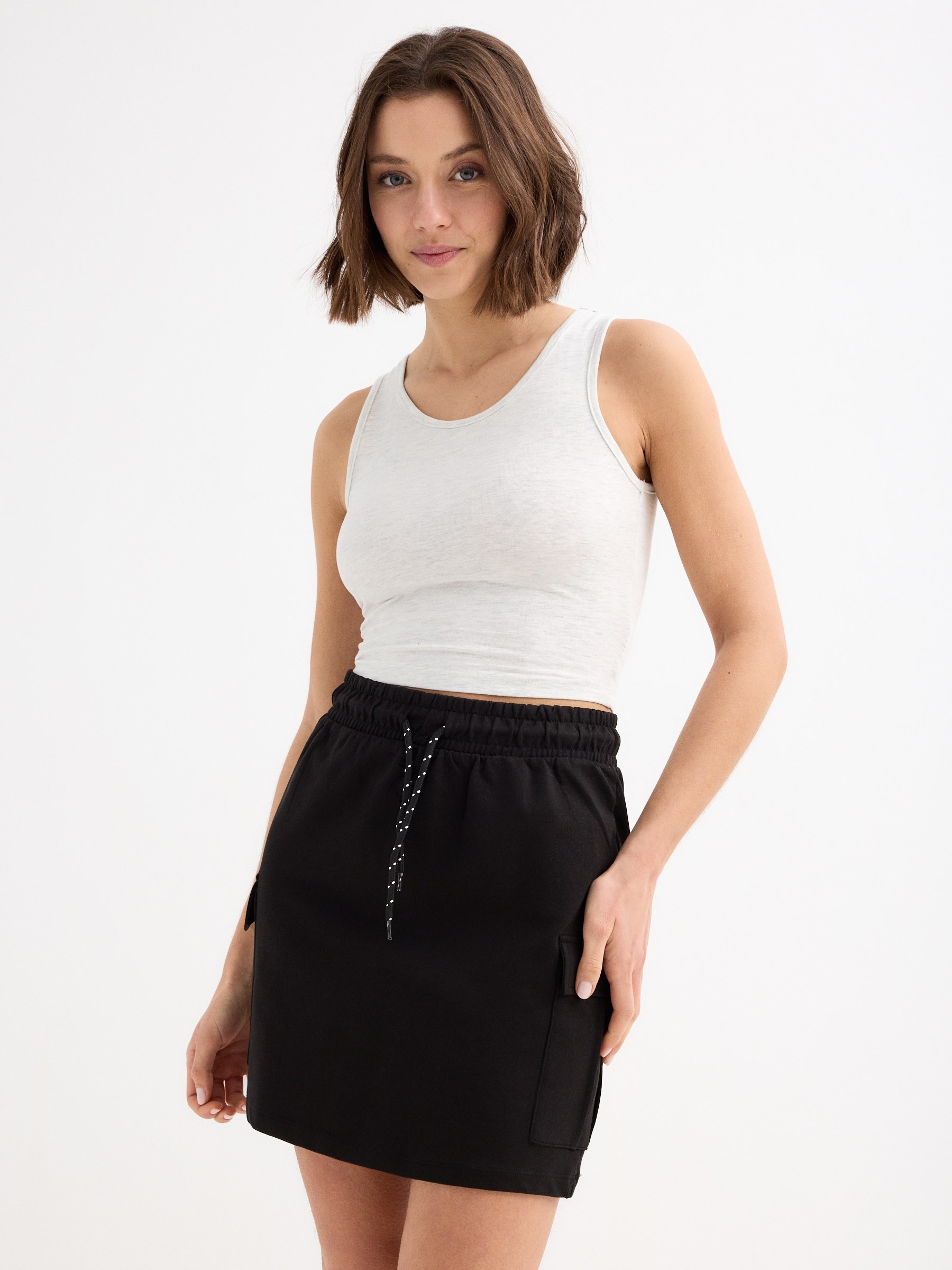 Basic sleeveless top light grey vigore middle front view