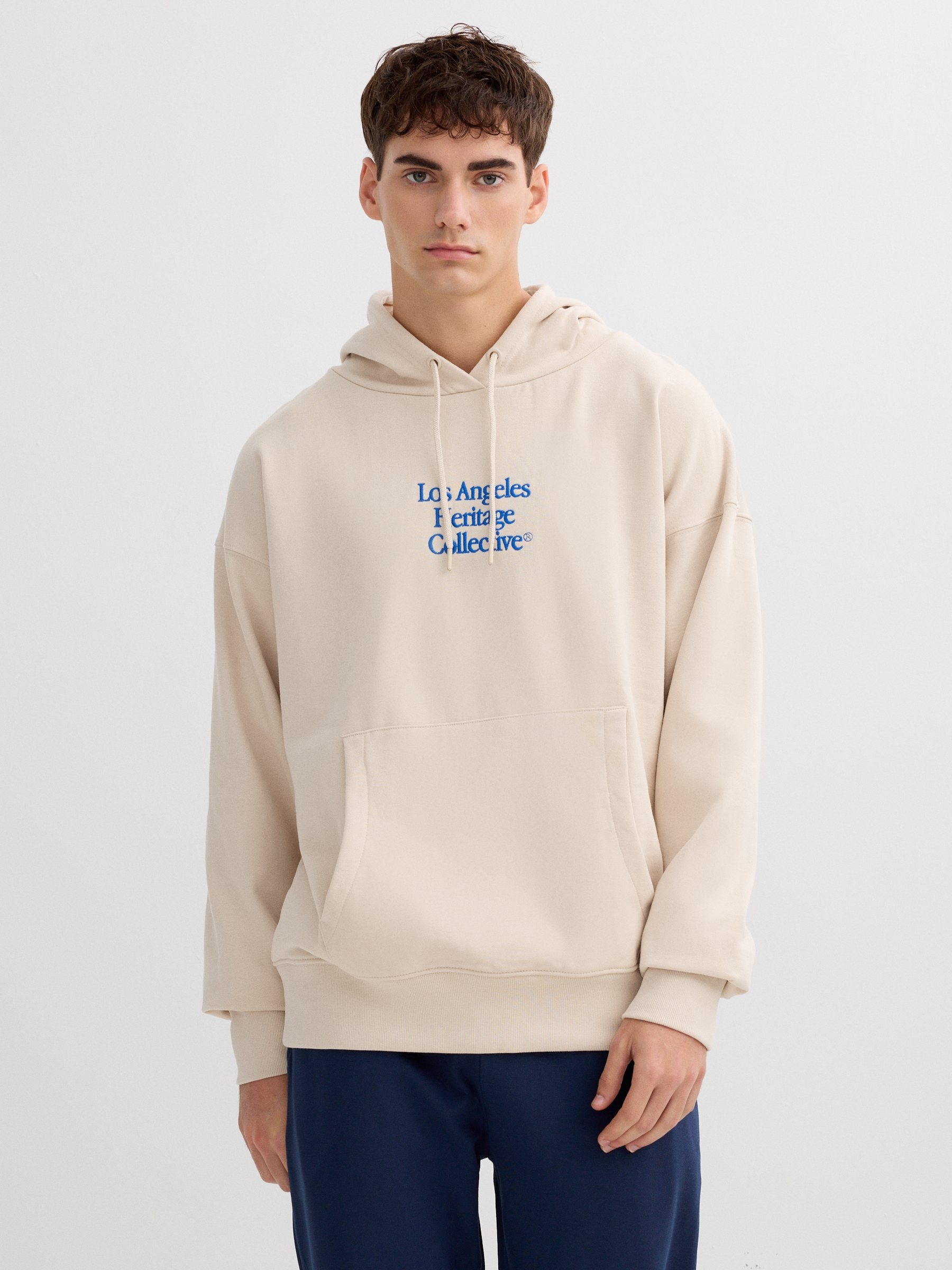 Camisola de felpa com capuz Los Angeles crua vista meia frontal