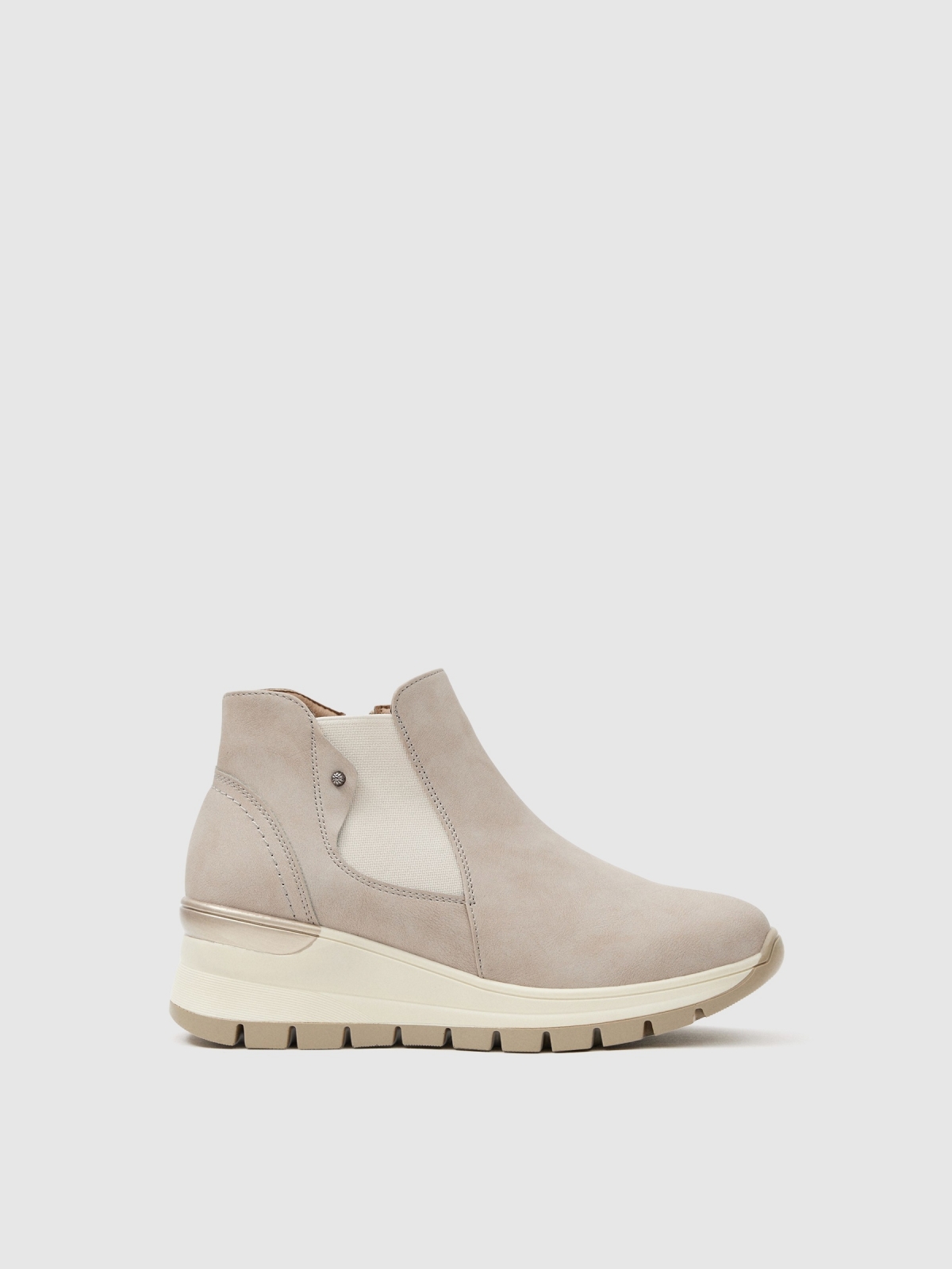 Sneaker boot style beige