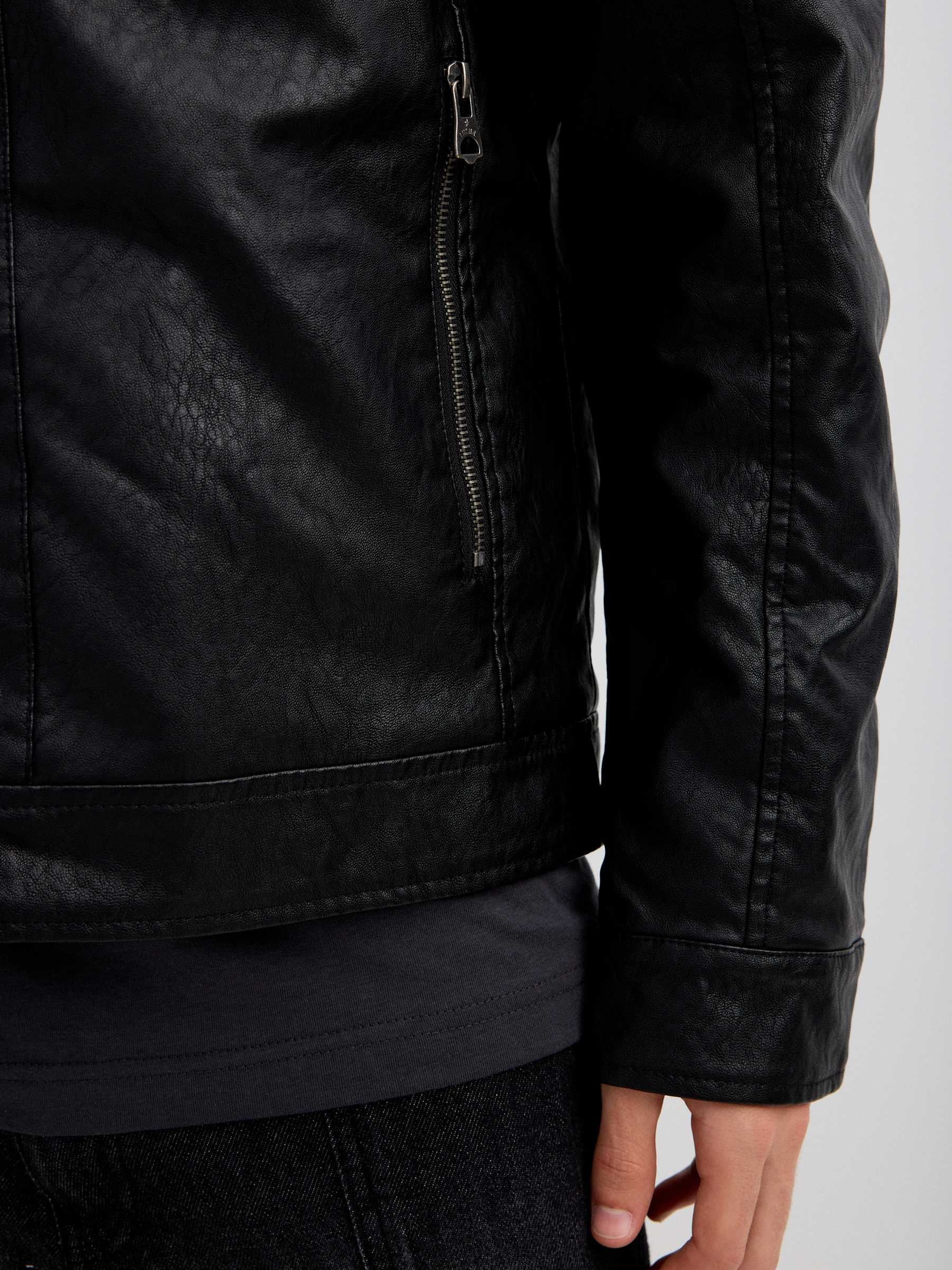 Casaco biker de pele sintética preto vista meia frontal