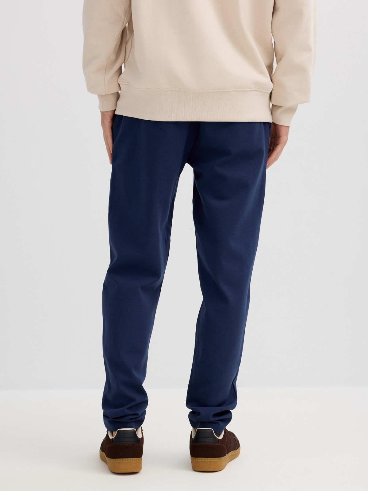 Jogger desportivo felpa marinho azul marinho vista meia traseira