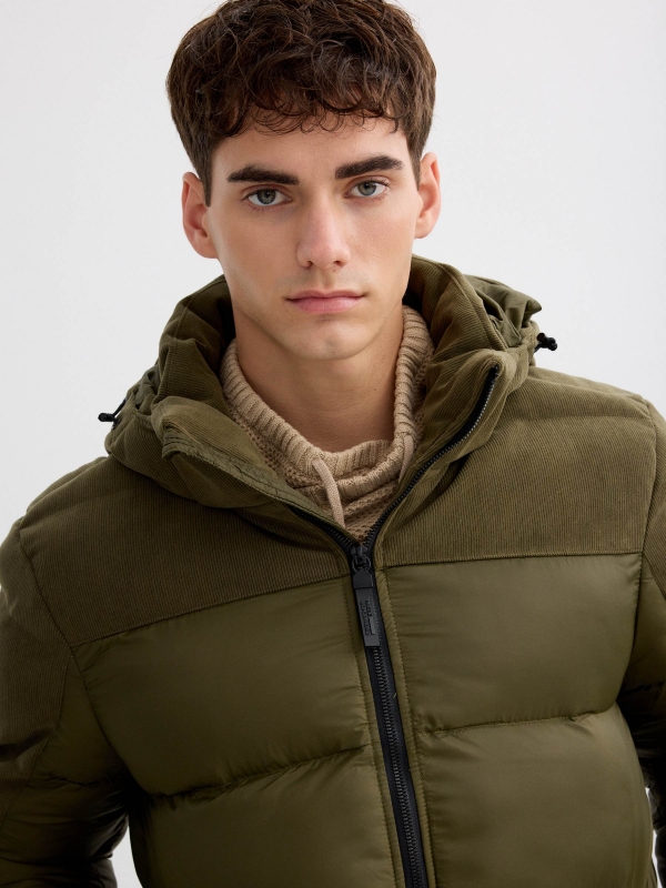 Padded jacket green detail view