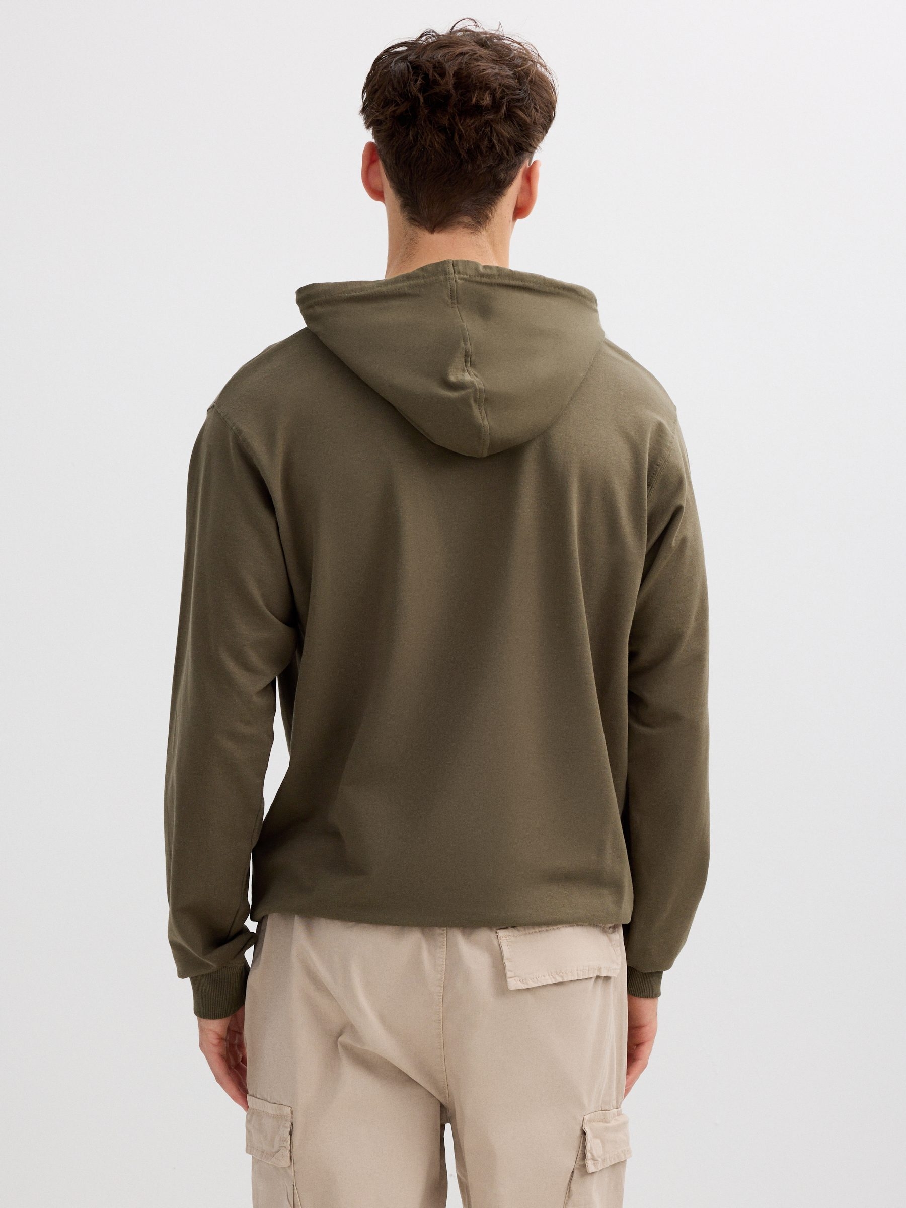  Camisola canguru com logótipo cáqui vista frontal
