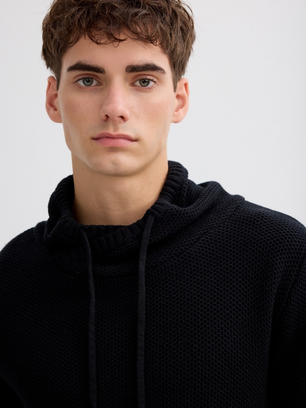 Camisola de malha lisa preto vista detalhe