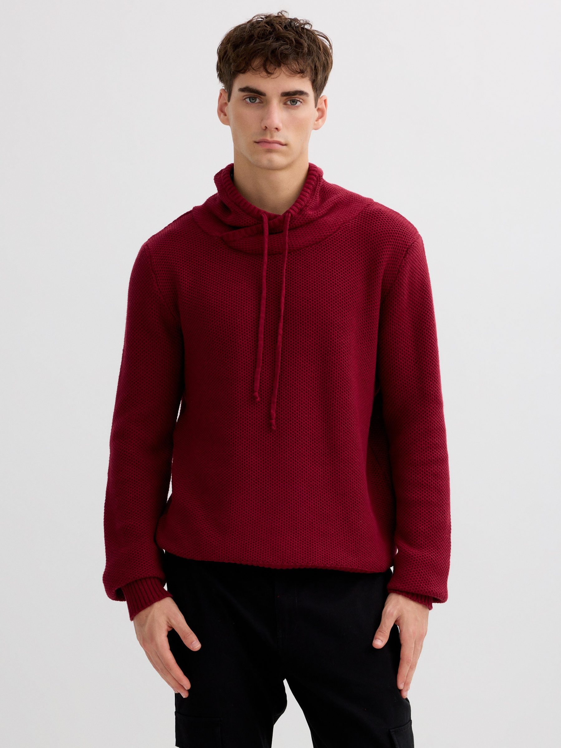 Plain knit sweater garnet middle front view