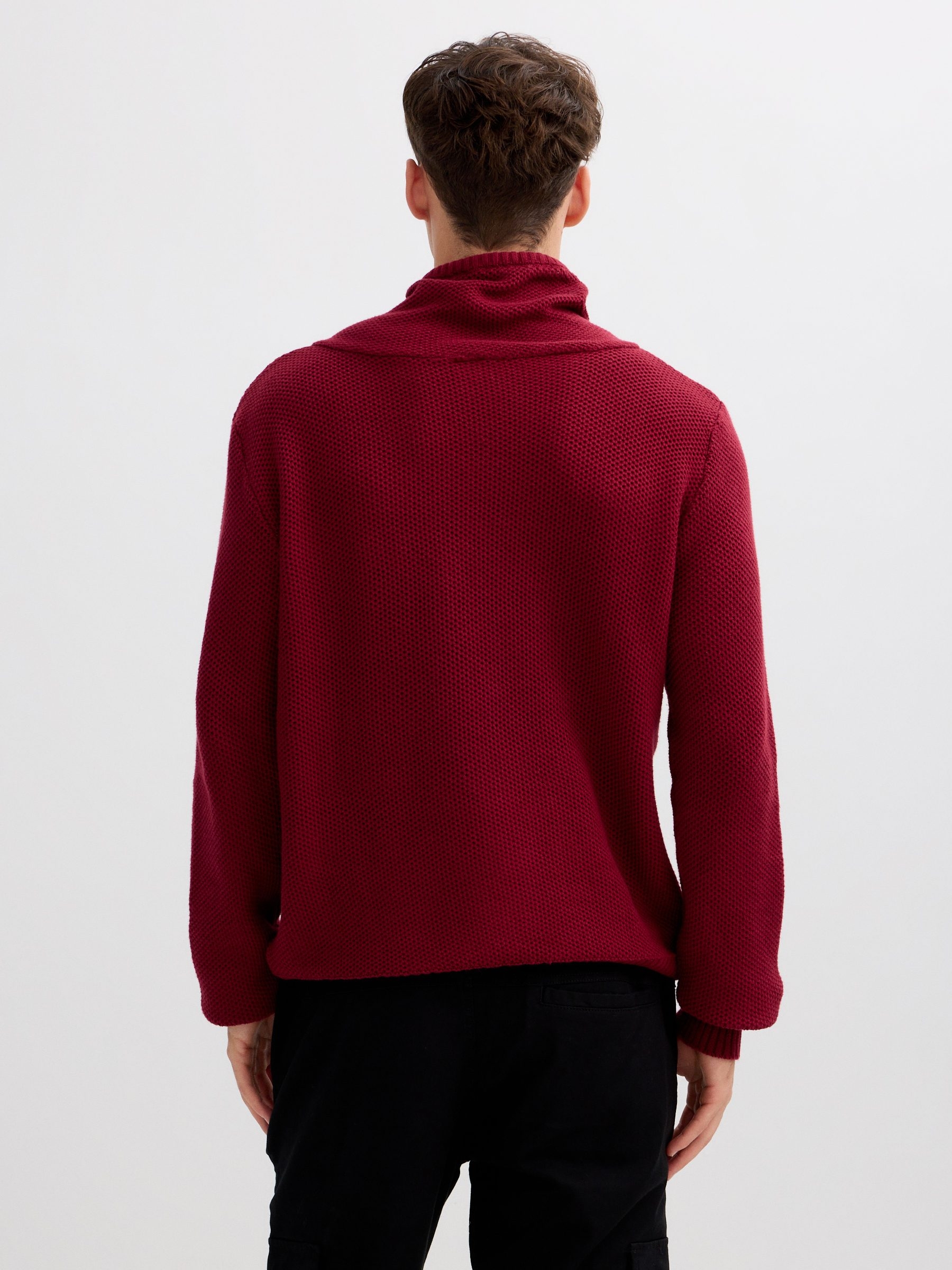 Plain knit sweater garnet middle front view