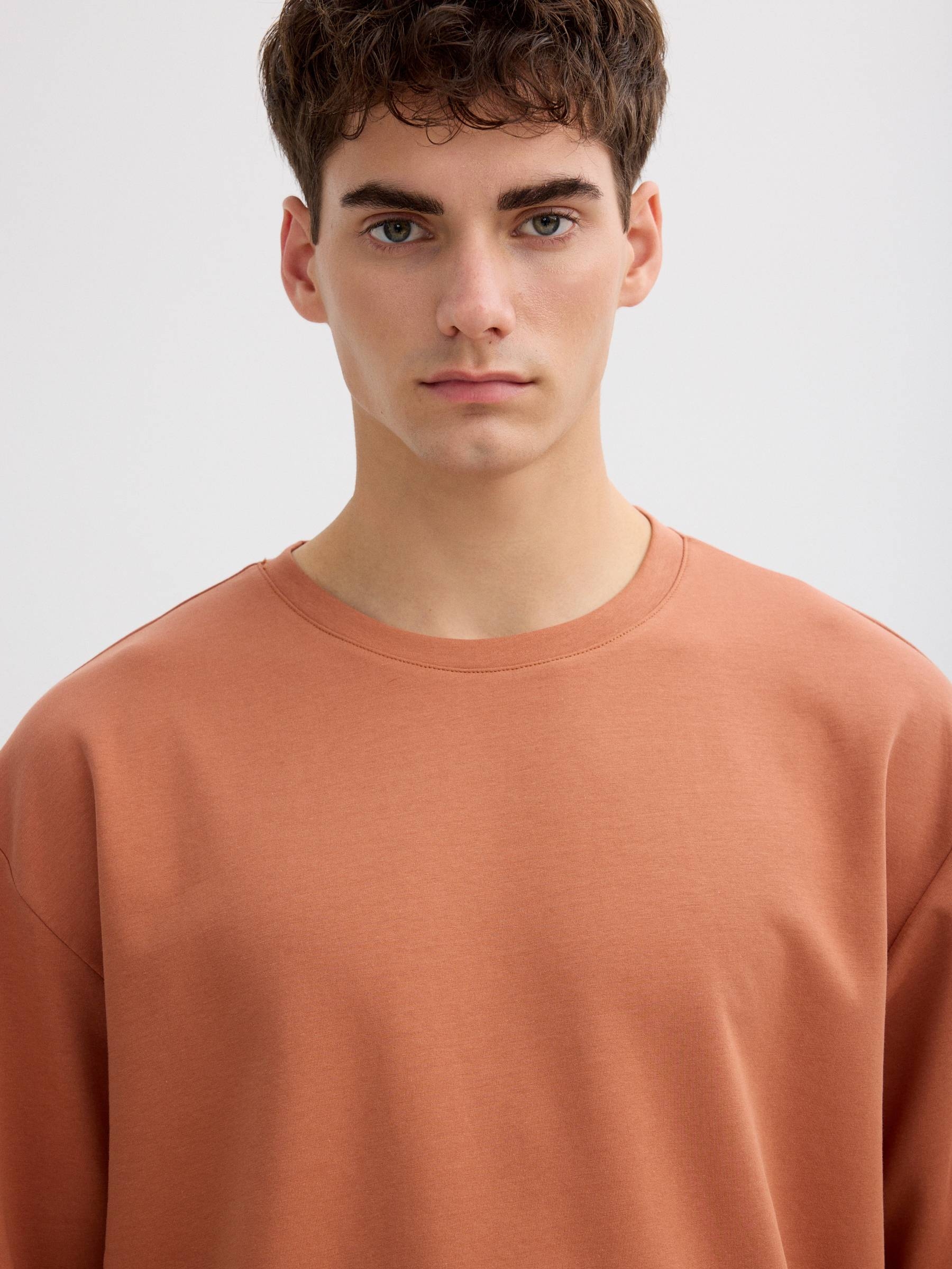 Plain oversized t-shirt brown middle front view
