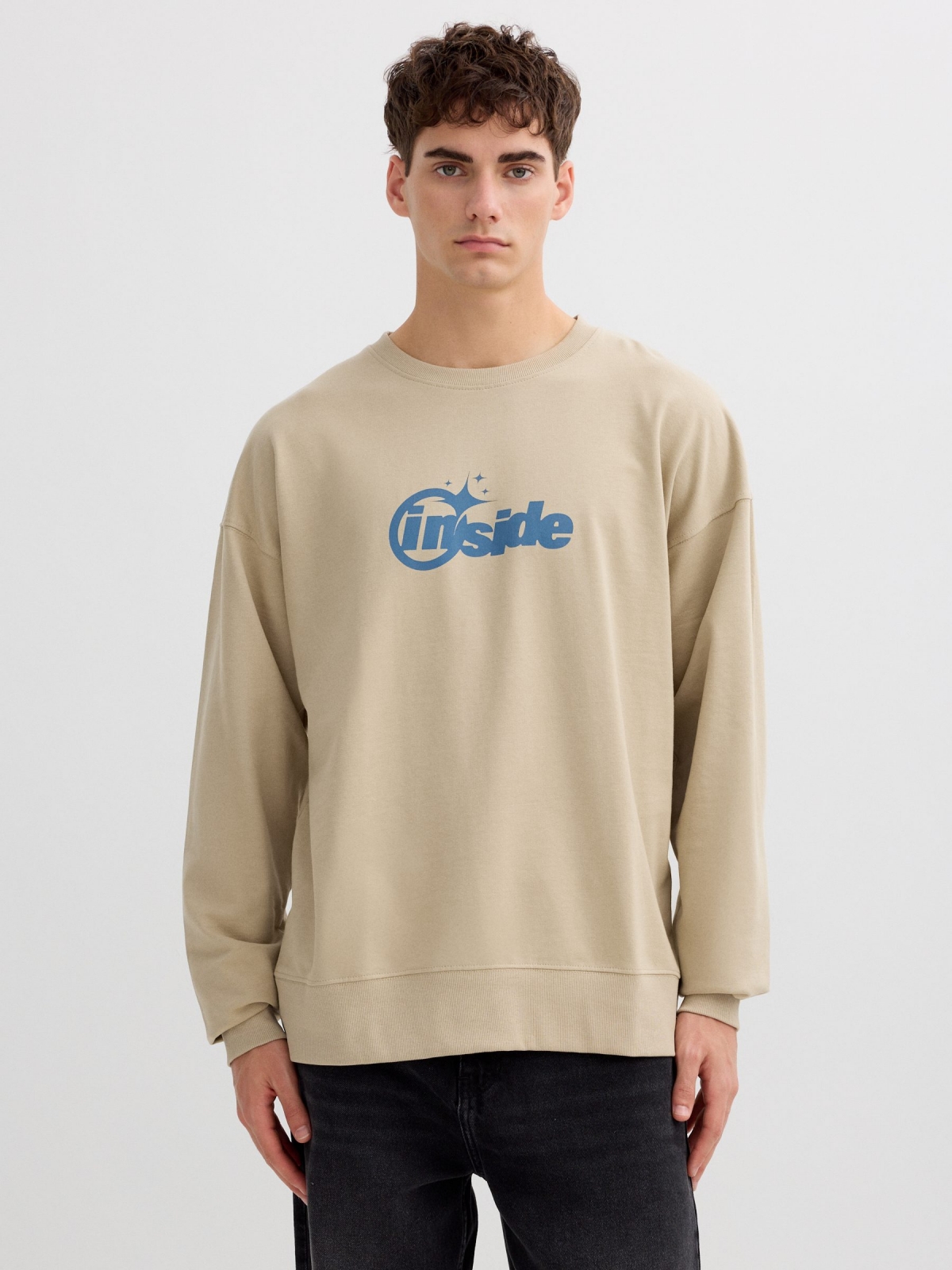 Sudadera estampado texto crudo vista media frontal