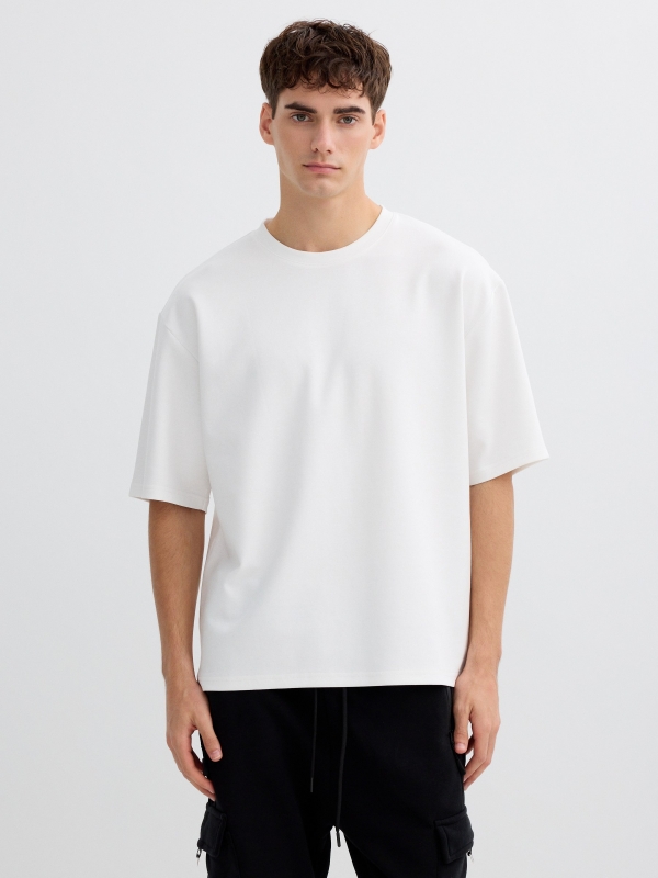 Camisola oversize lisa crua vista meia frontal Camisola oversize lisa crua vista meia frontal