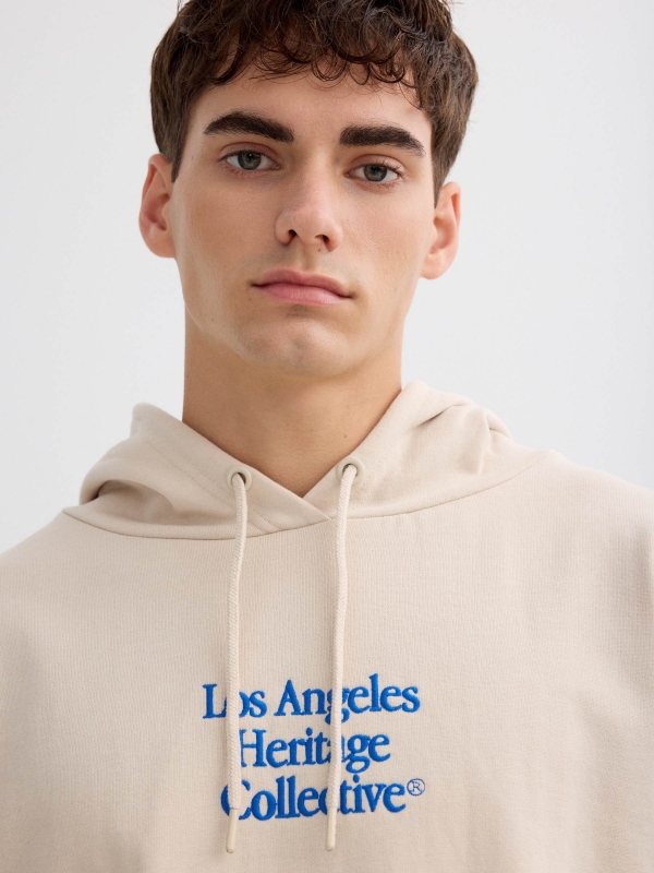 Sudadera felpa capucha Los Ángeles crudo vista detalle