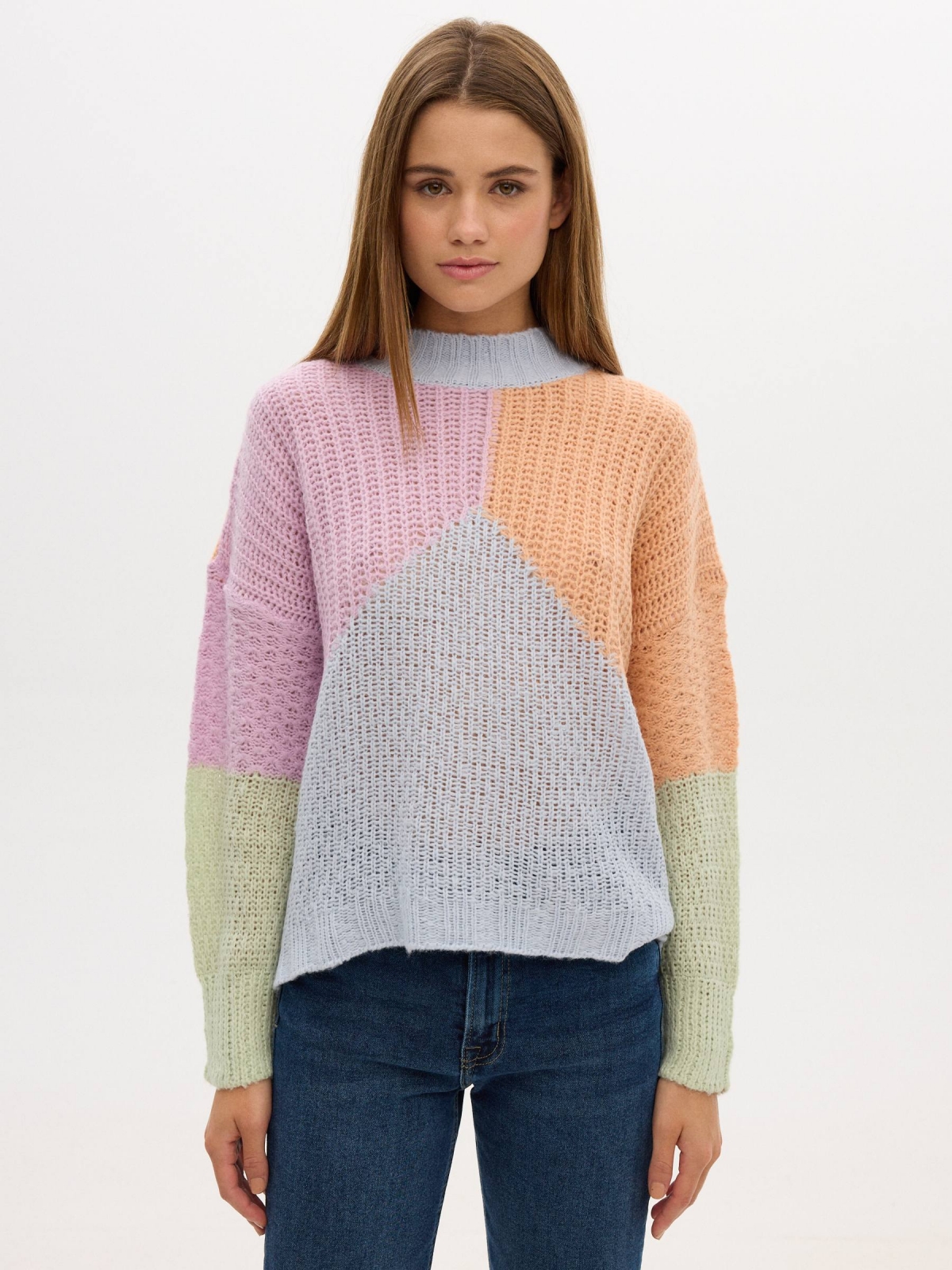 Jersey color block cuello alto melocotón vista media frontal