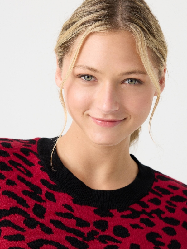 Suéter cropped animal print preto vista detalhe