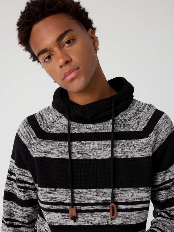 Jersey jaspeado cuello envolvente gris vista detalle