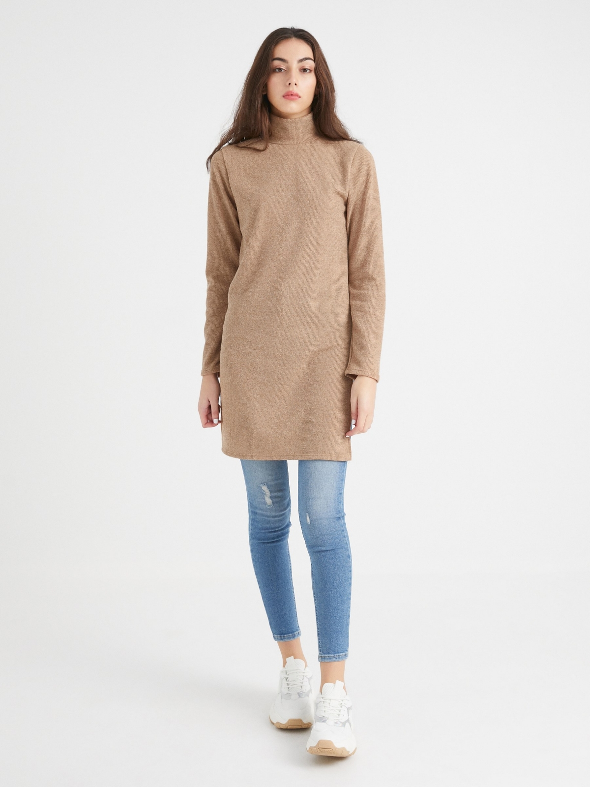 Long slit jumper brown front view