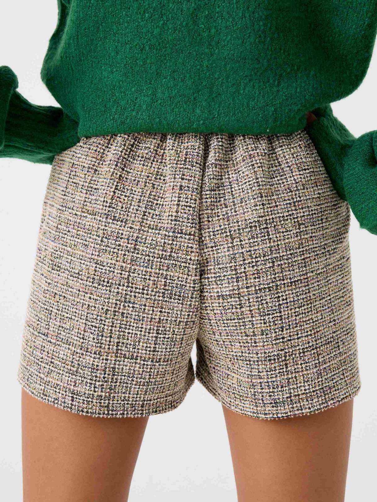 Shorts tweed bolsillos multicolor vista detalle