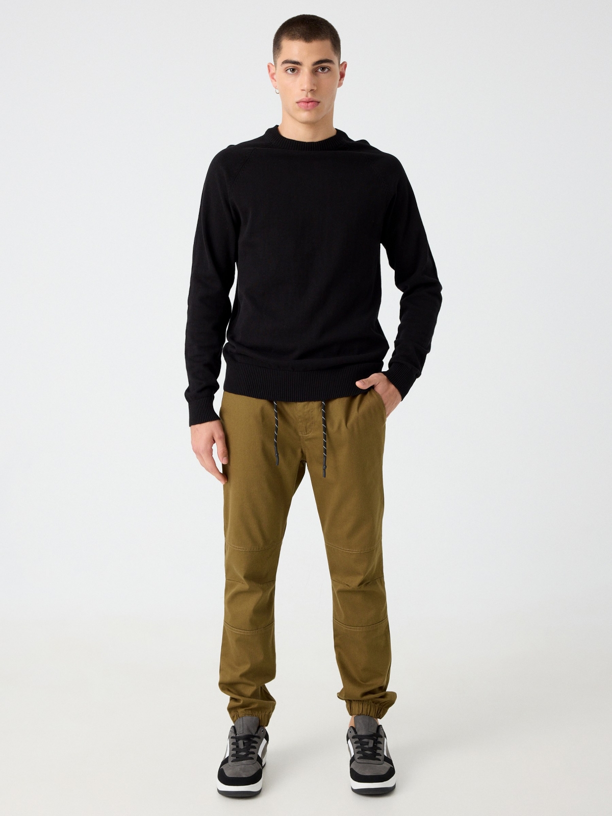 Calça jogger com nó