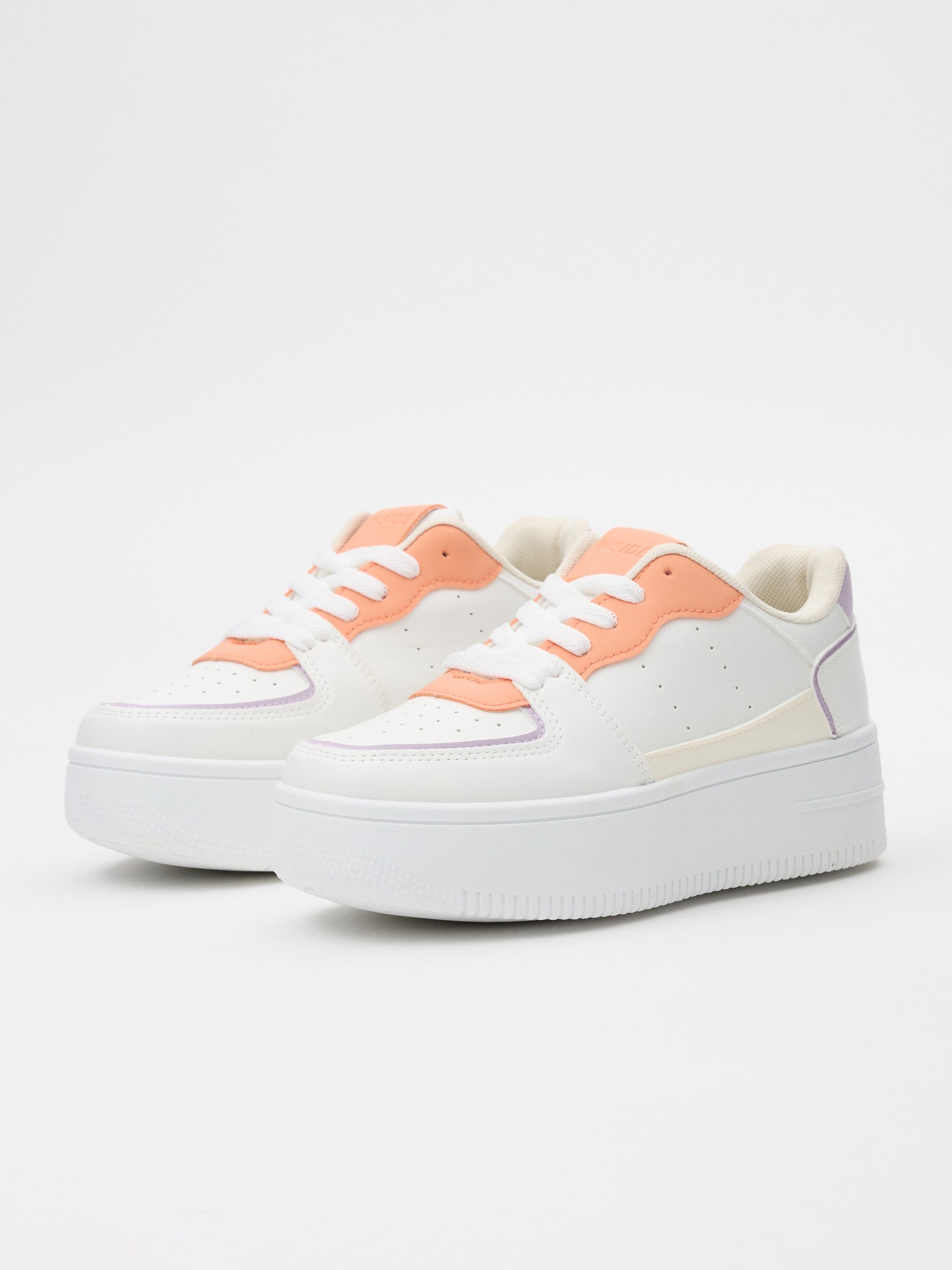 Zapatilla casual de colores con plataforma blanco