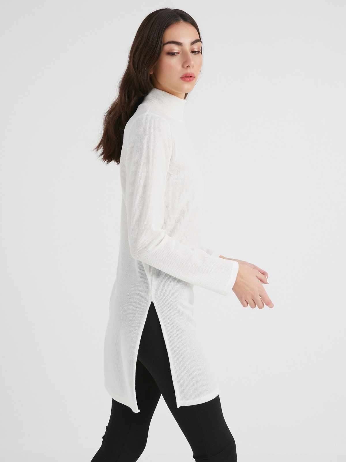 Long slit jumper off white