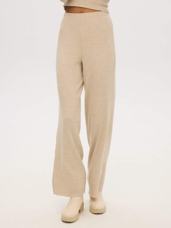 Fluid beige pants beige middle front view