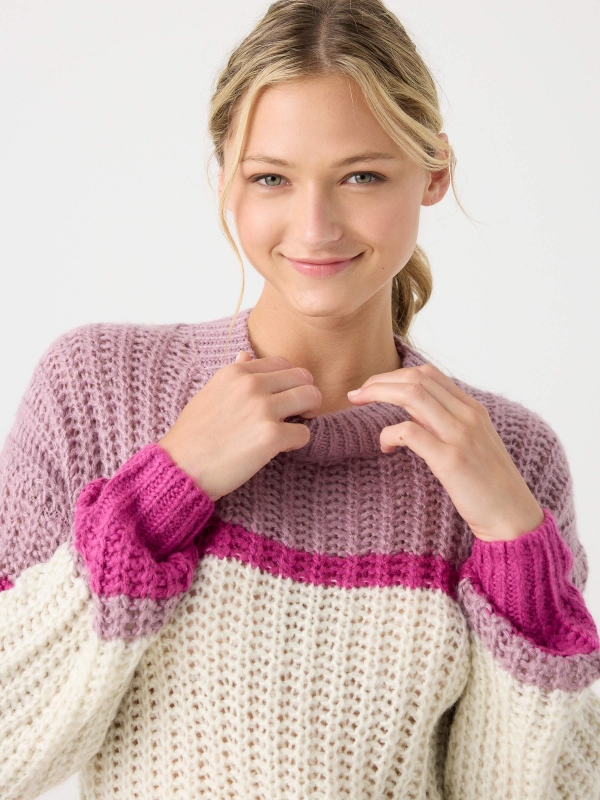 Chunky knit sweater with stripes fuchsia detail view