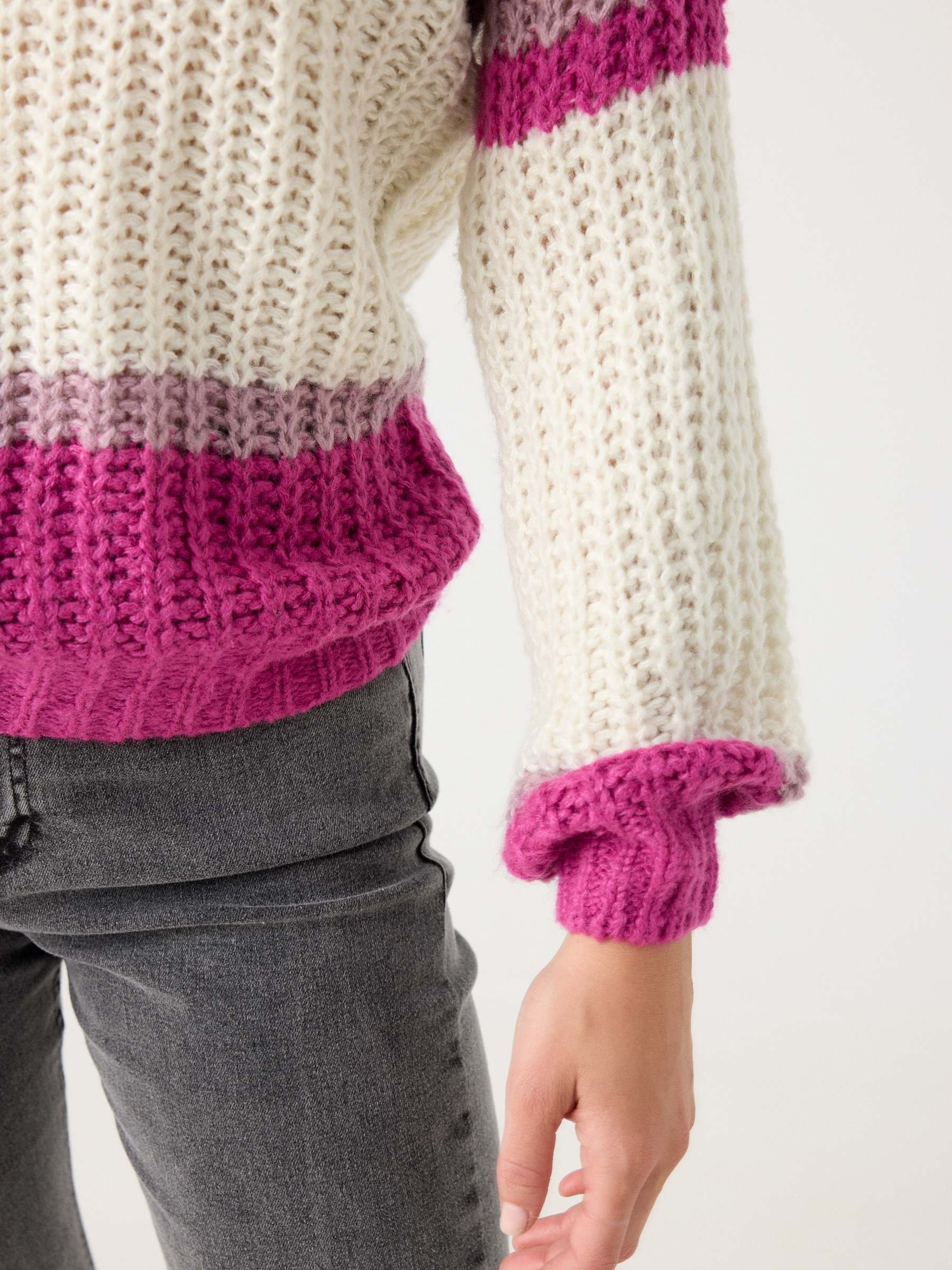 Chunky knit sweater with stripes fuchsia middle front view
