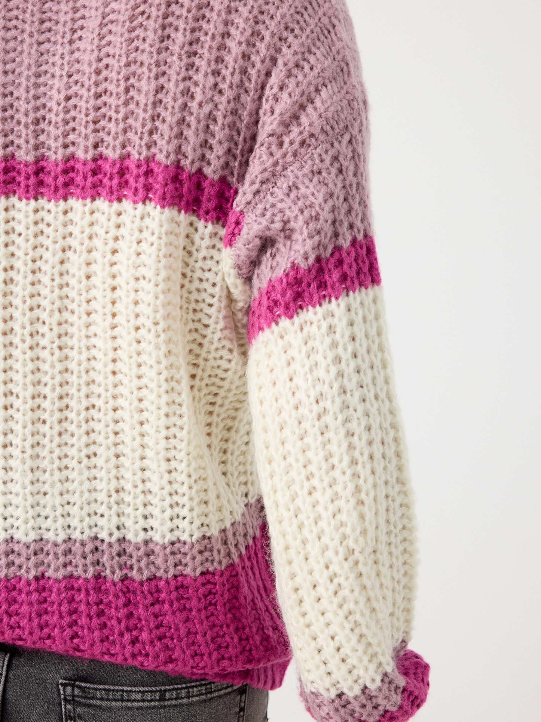 Chunky knit sweater with stripes fuchsia middle front view