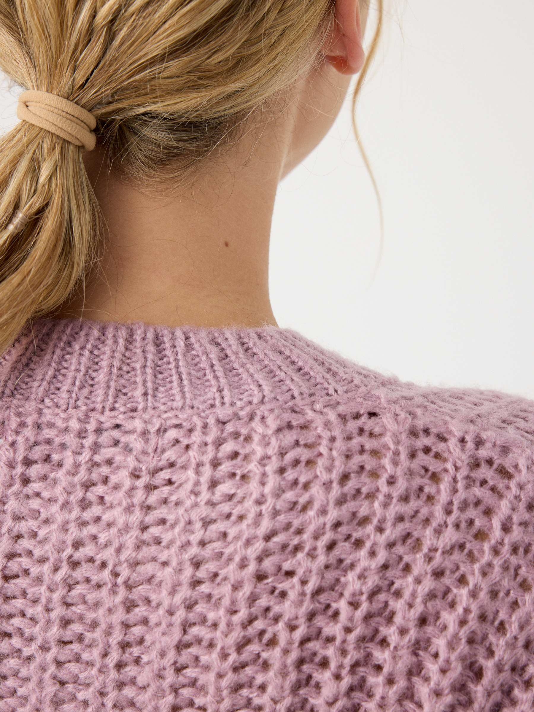 Chunky knit sweater with stripes fuchsia middle front view