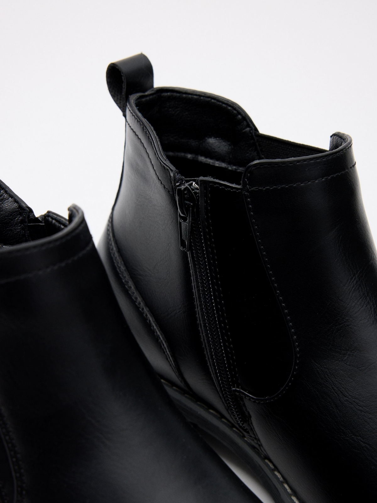 Men's Chelsea Boots detail view Men's Chelsea Boots detail view
