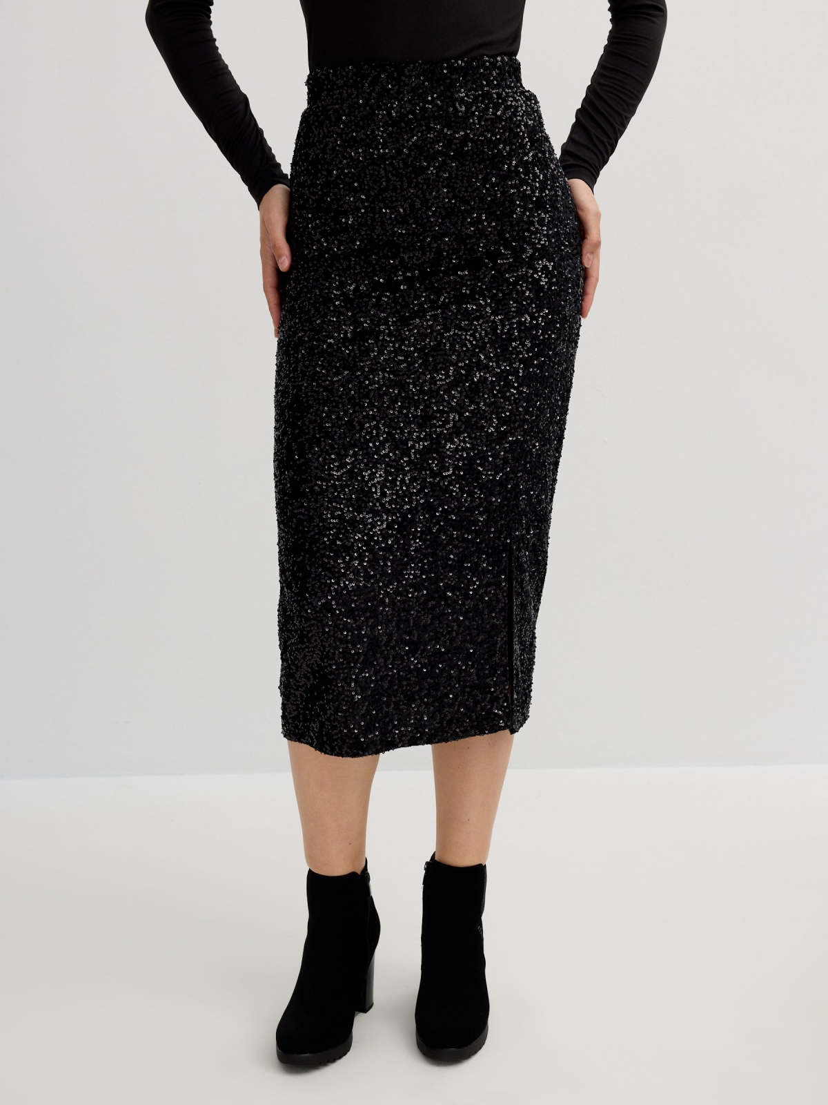 Falda midi de lentejuelas negro vista media trasera