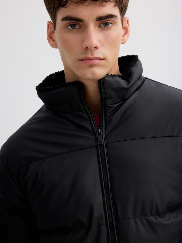 Cazadora de nylon con cremallera negro vista detalle