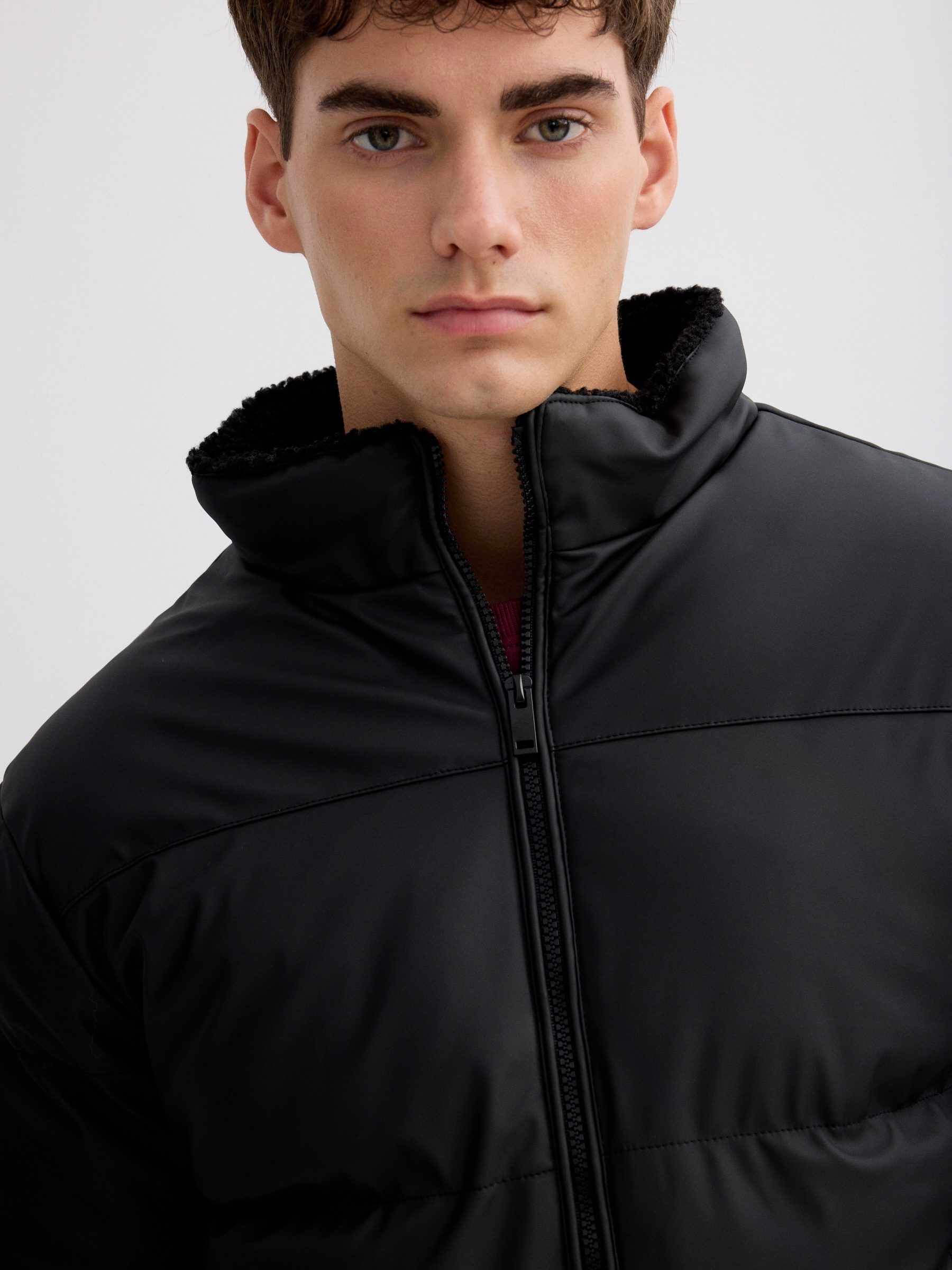 Casaco de nylon com fecho éclair