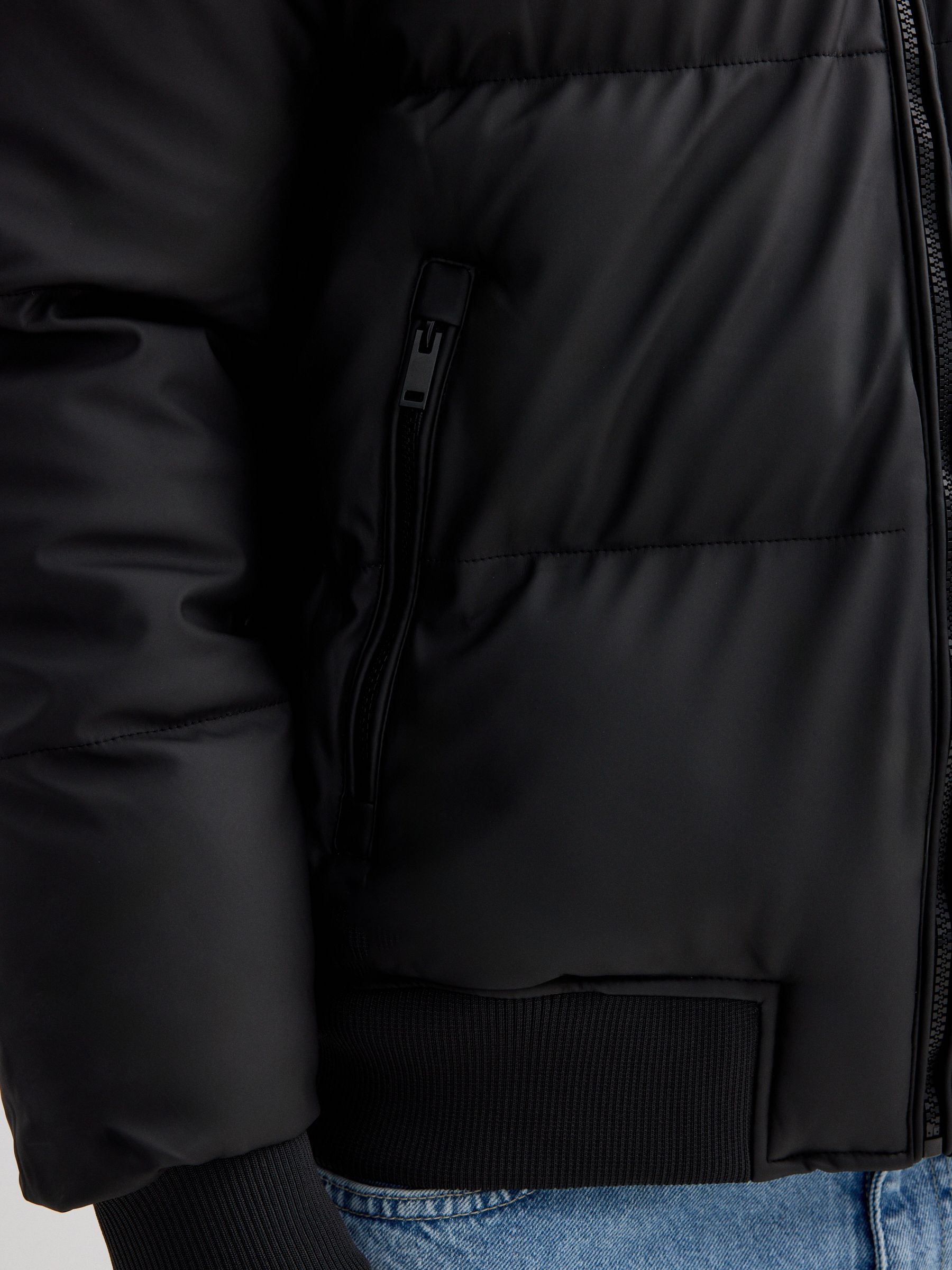 Casaco de nylon com fecho éclair