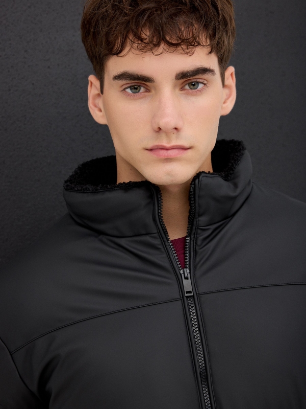 Casaco de nylon com fecho éclair preto vista detalhe