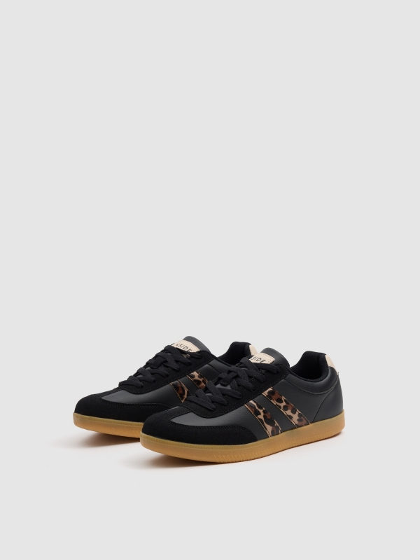 Zapatilla retro combinada animal print negro vista frontal 45º