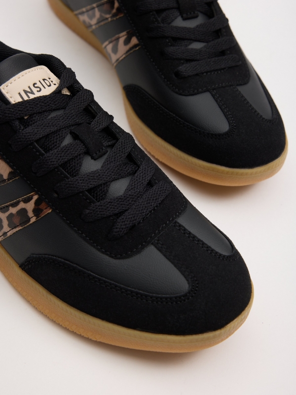 Sapatilha retro combinada animal print preto vista detalhe
