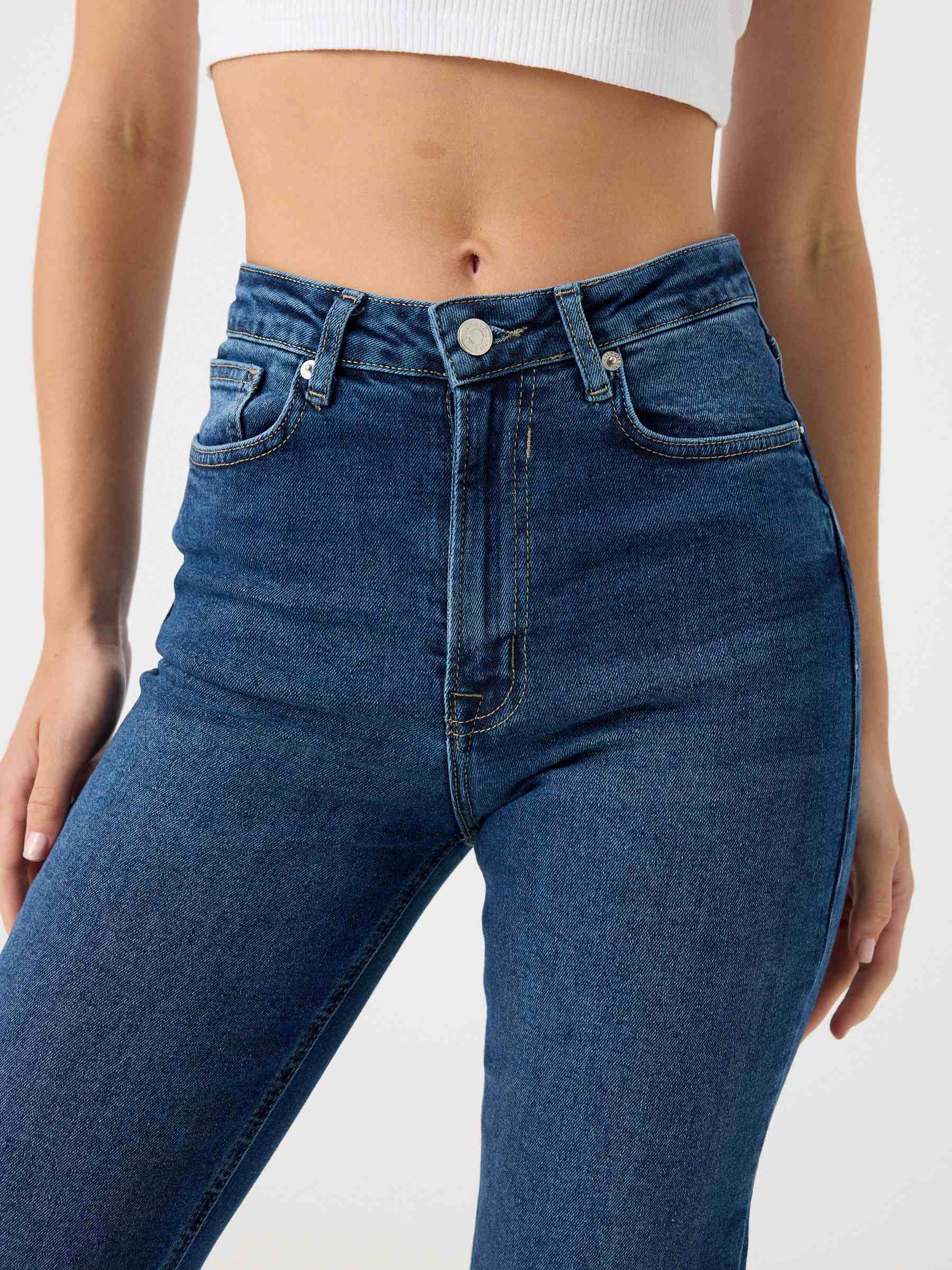 Jeans slim mom fit básicos azul marino vista general frontal