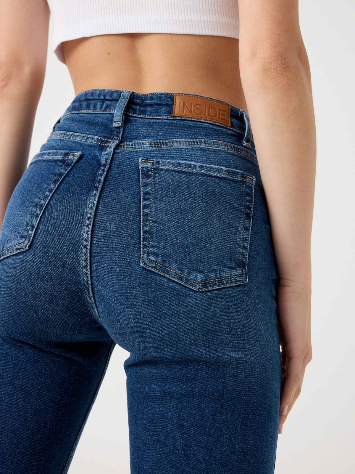 Jeans slim mom fit básicos azul marino vista detalle Jeans slim mom fit básicos azul marino vista detalle