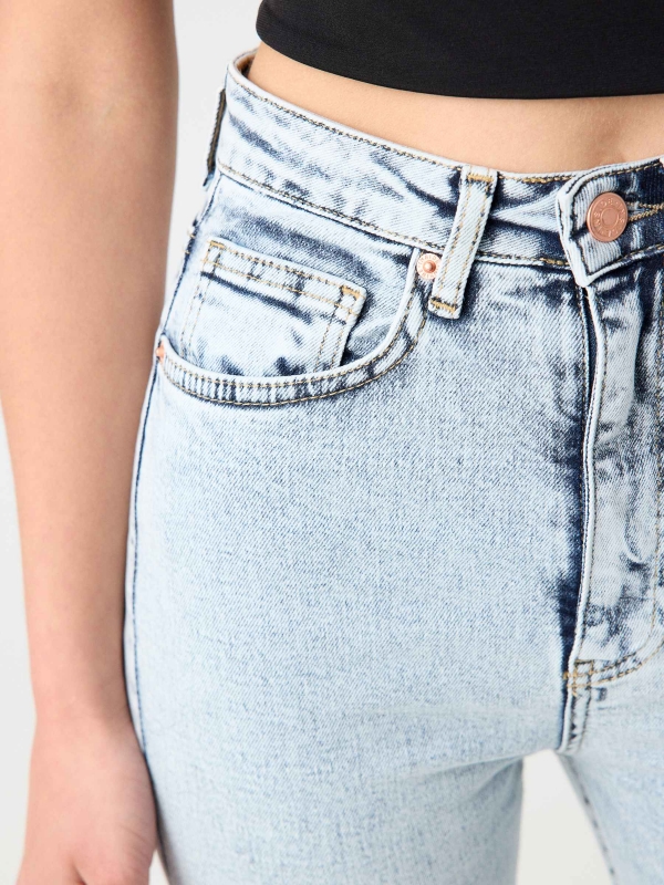 Jeans straight slim bleached azul/blanco vista detalle