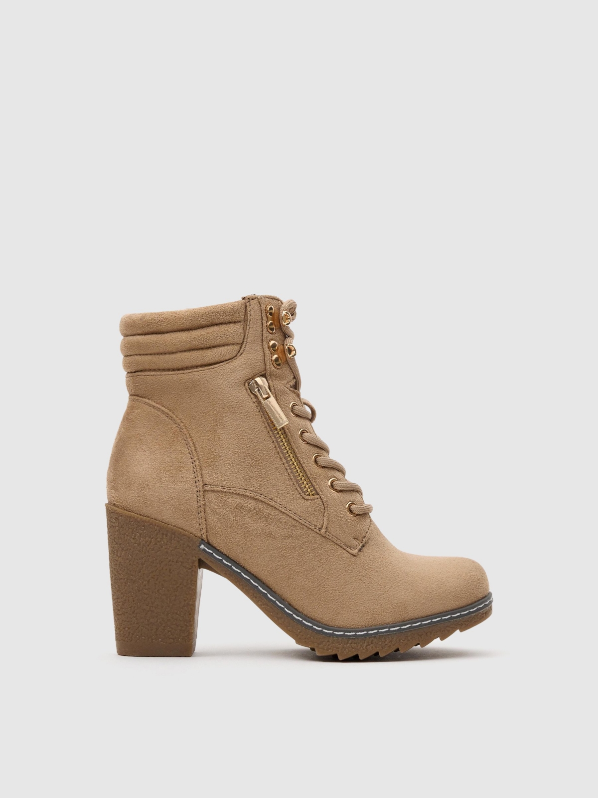 Botines con cuello y cremallera