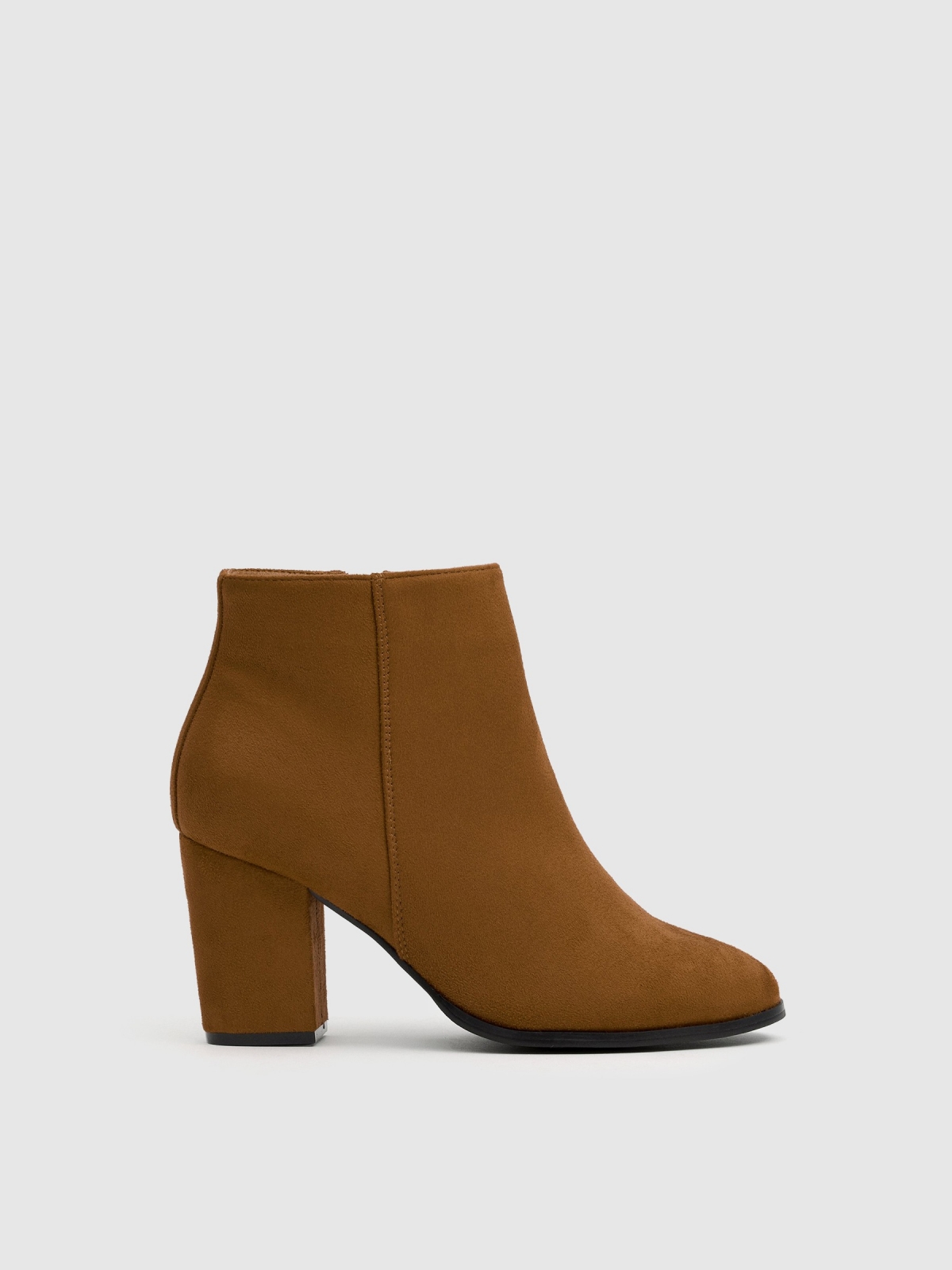 Botines básicos de tacón ancho marrón