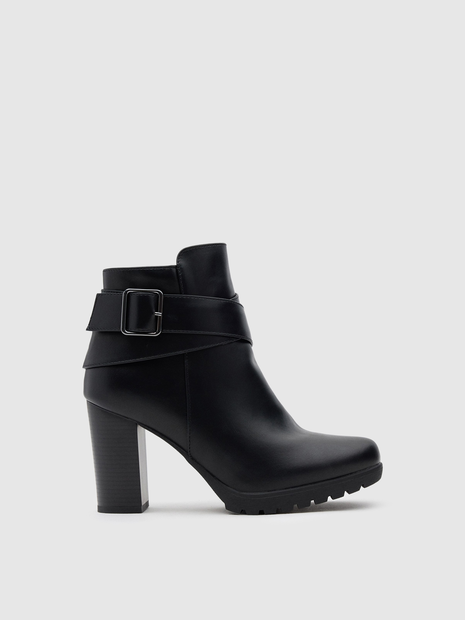 Ankle boots buckle cross straps black