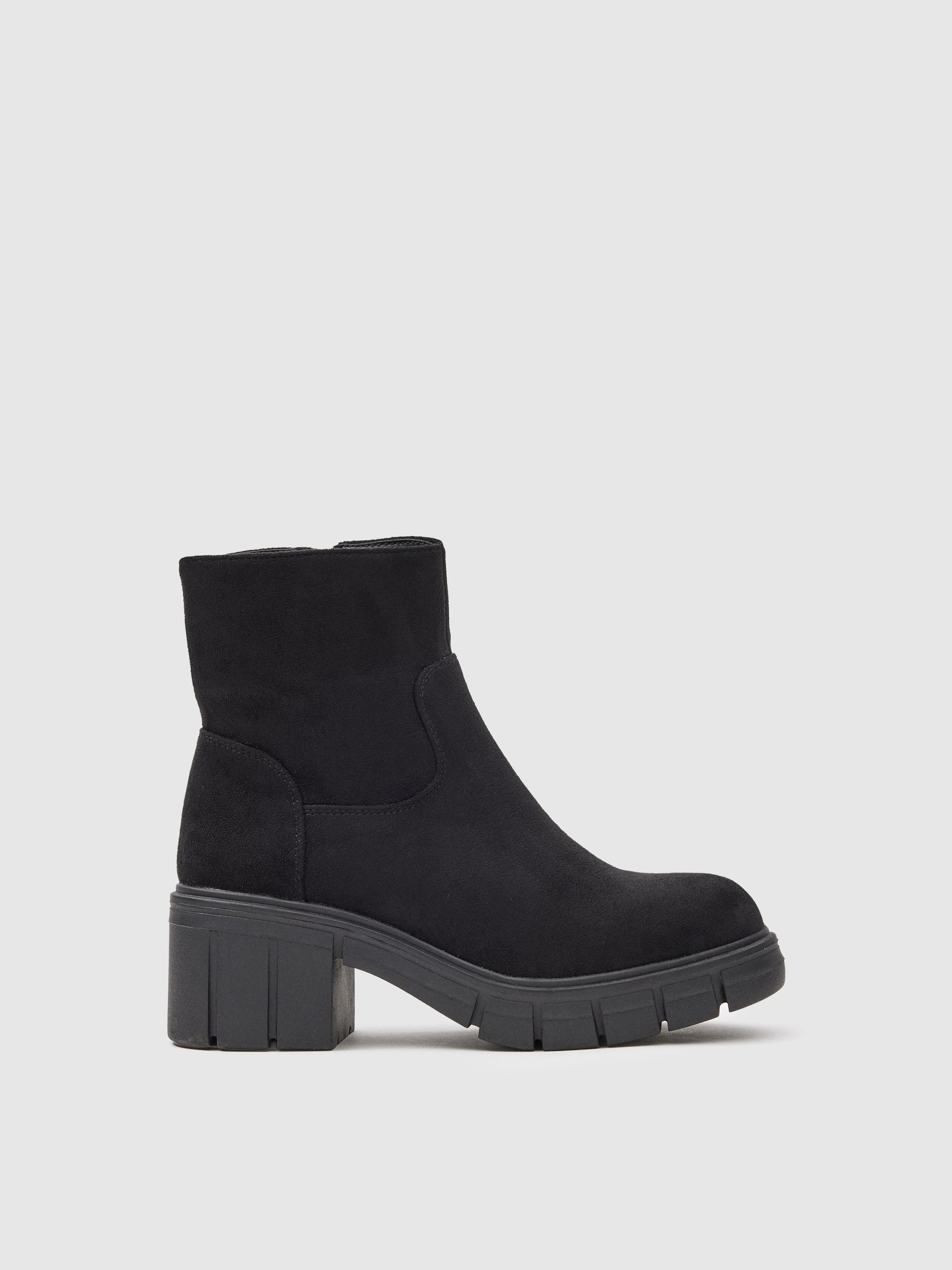 Botins de couro sintético com salto preto