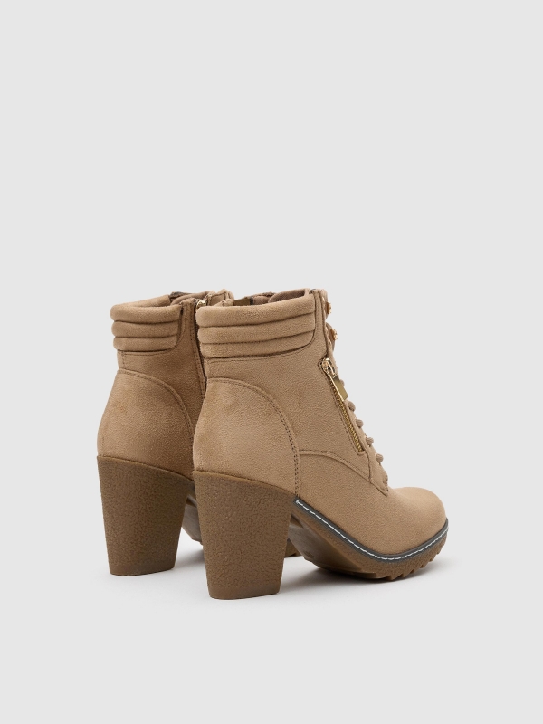 Ankle boots with collar and zipper 45º back view