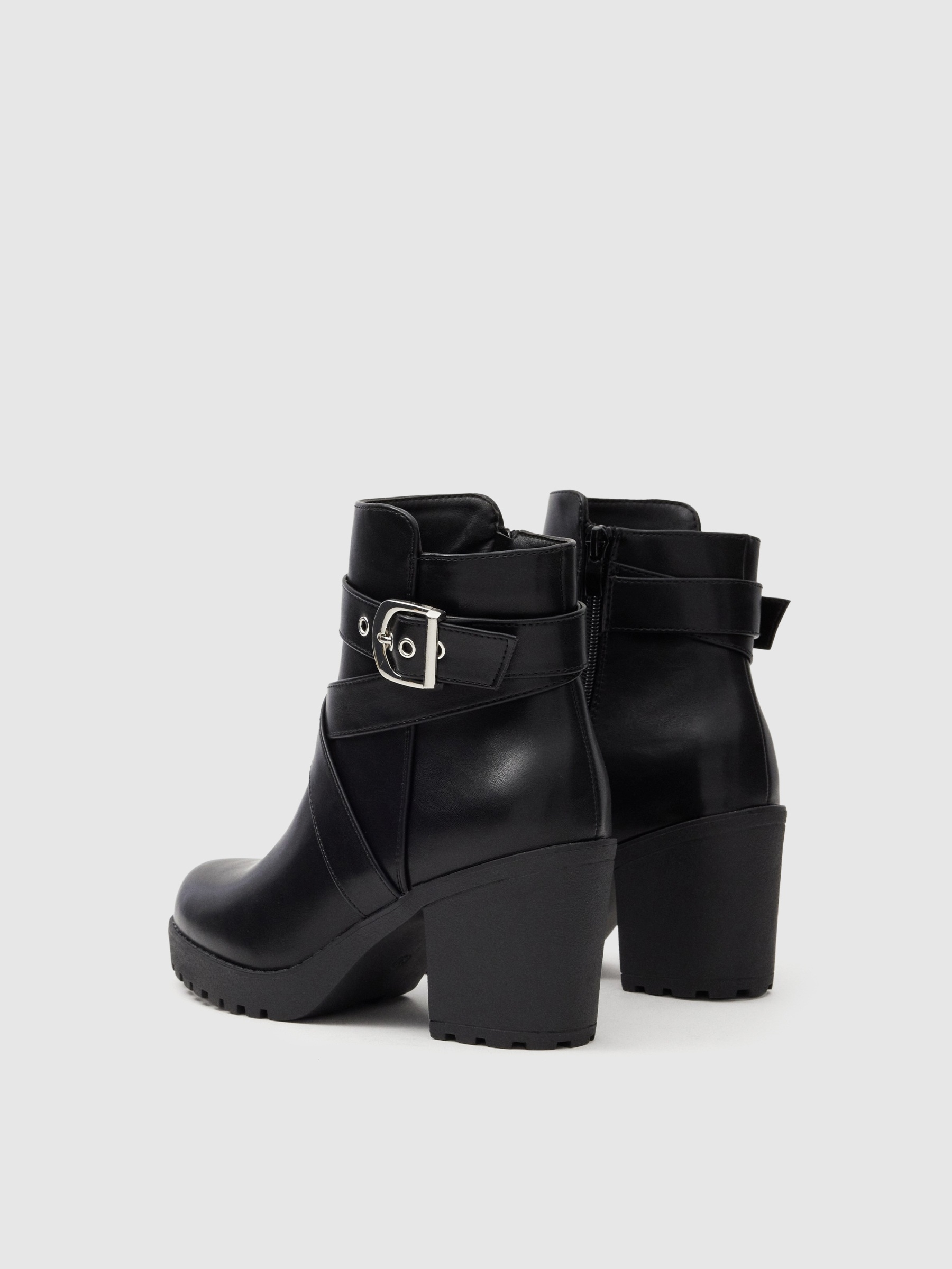 Heeled ankle boots with buckle
