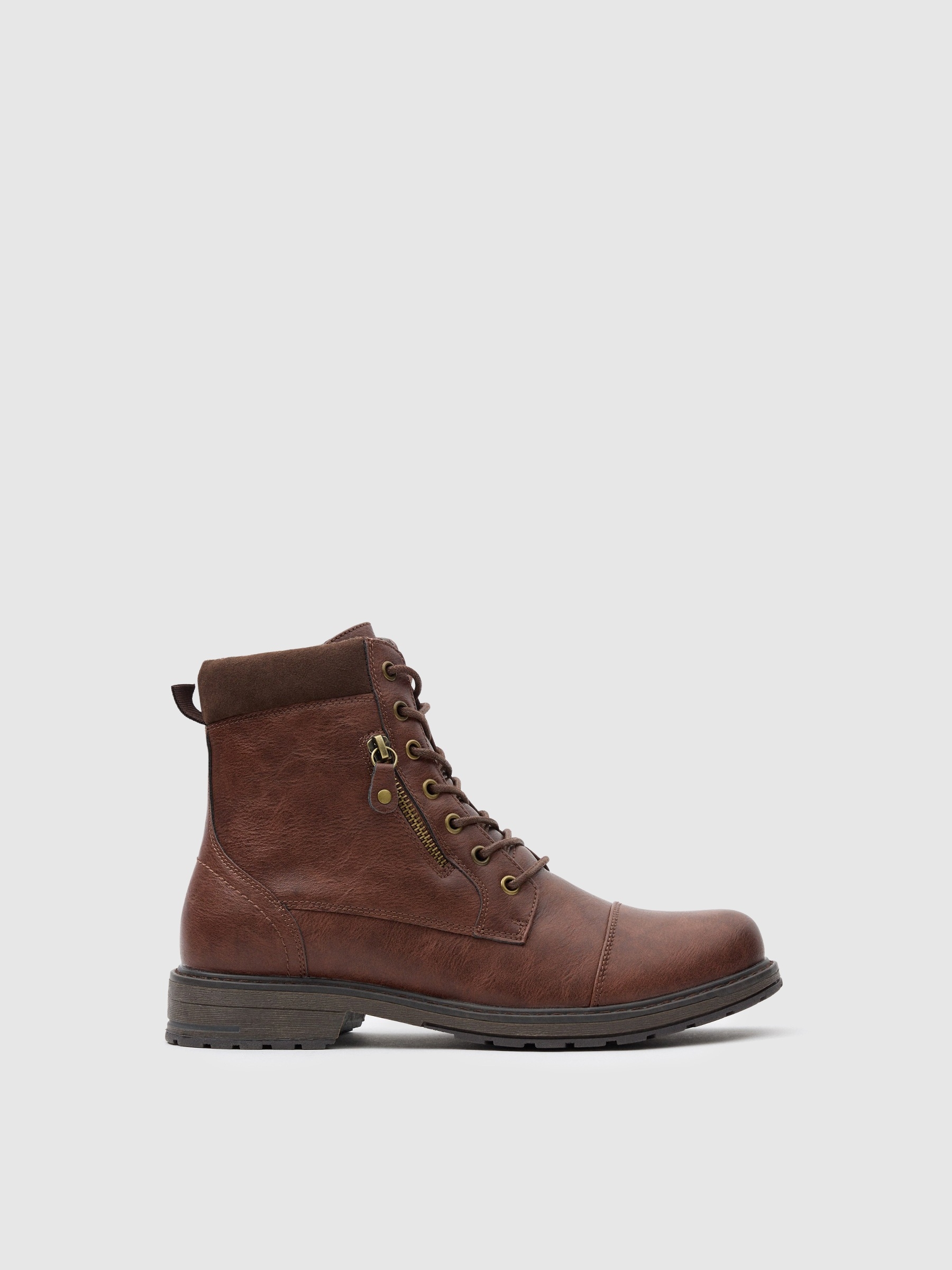 Leatherette boot with zip fastener brown