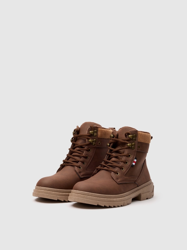 Combined mountaineering boot 45º front view