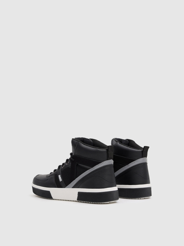 Bota deportiva efecto piel negra negro vista trasera 45º Bota deportiva efecto piel negra negro vista trasera 45º