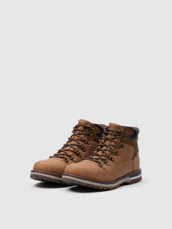 Combined mountaineering boot 45º front view