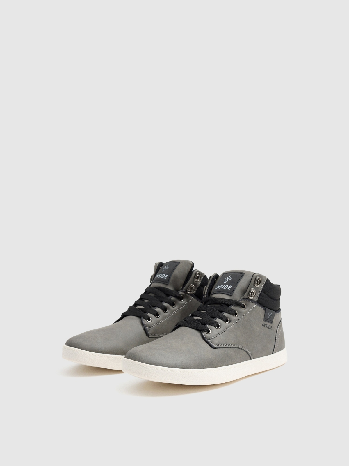 Gray sports ankle boots with padded collar grey 45º front view Gray sports ankle boots with padded collar grey 45º front view